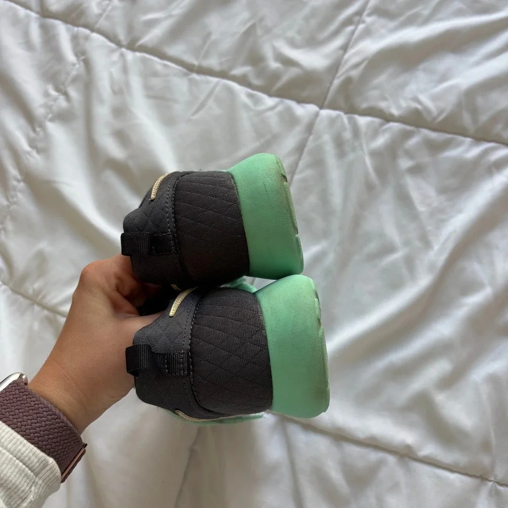 Nike Roshe Run Grey Quilted Mint Green Gold Swoosh Sneakers Shoes 6Y Active
